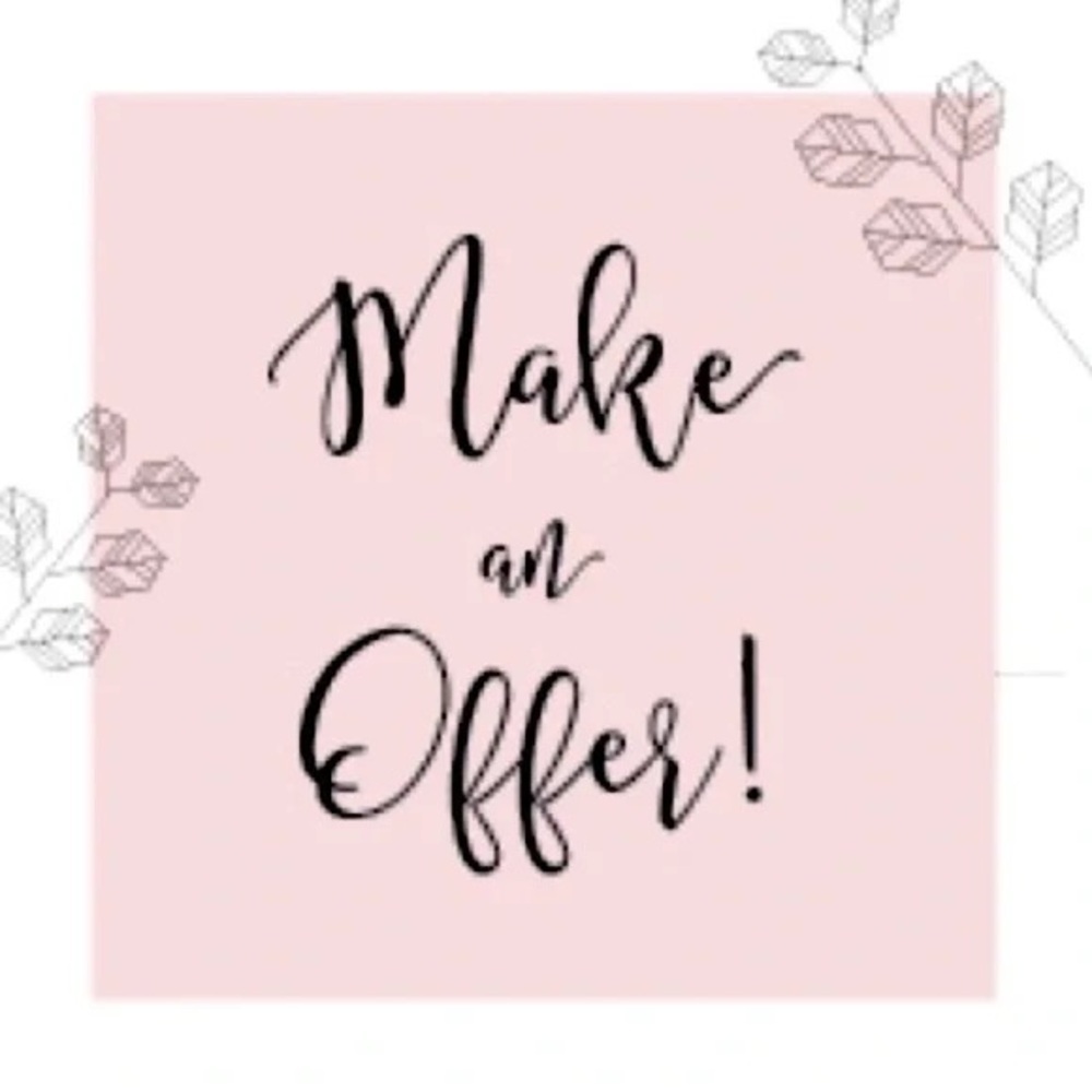 Please send me an offer if you are interested in any item in my closet ✨ 🛍️​